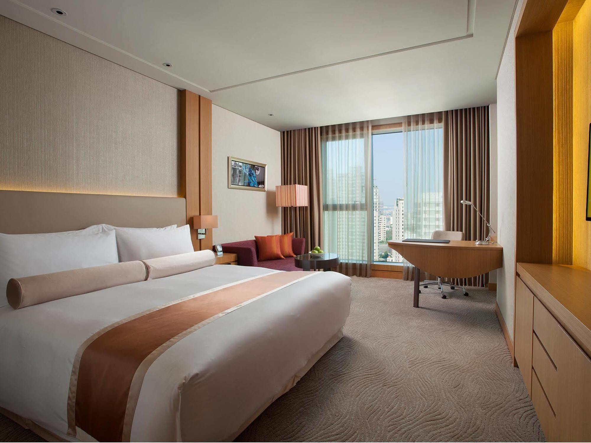 Millennium Hotel Taichung Exterior photo Deluxe Room